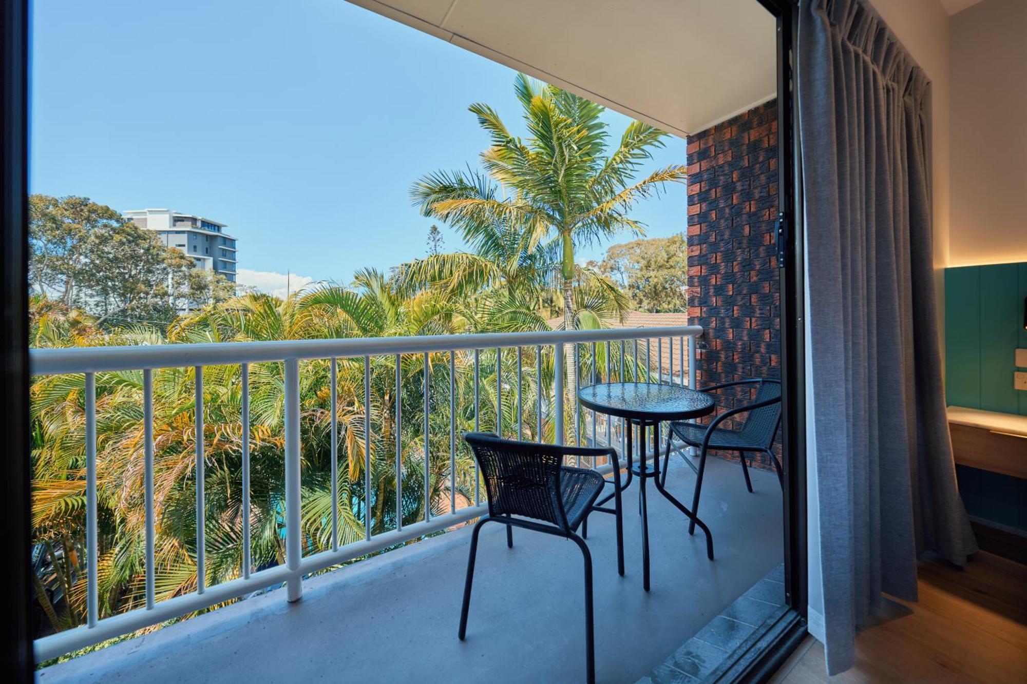 Red Star Palm Beach Gold Coast Exterior photo