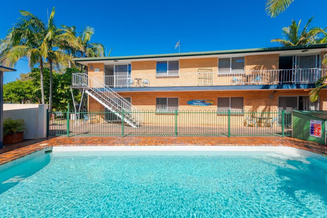 Red Star Palm Beach Gold Coast Exterior photo